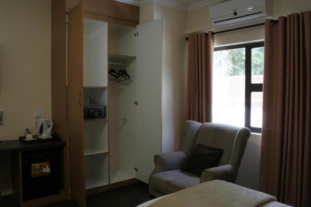 Europrime Boutique Hotel Боксбург Екстериор снимка