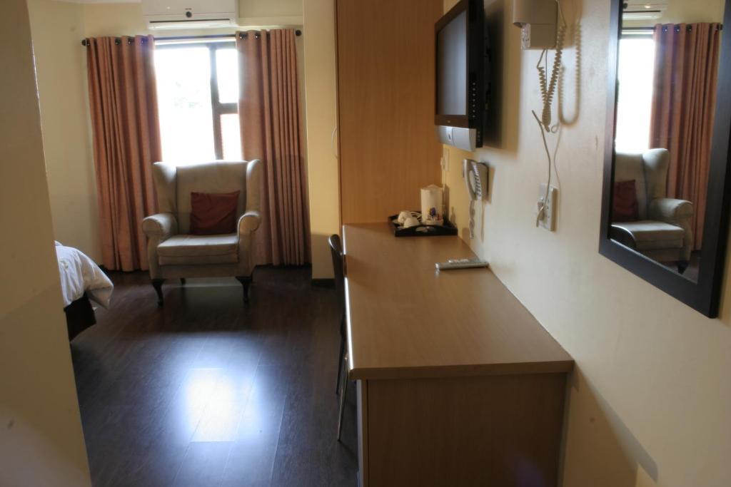 Europrime Boutique Hotel Боксбург Екстериор снимка