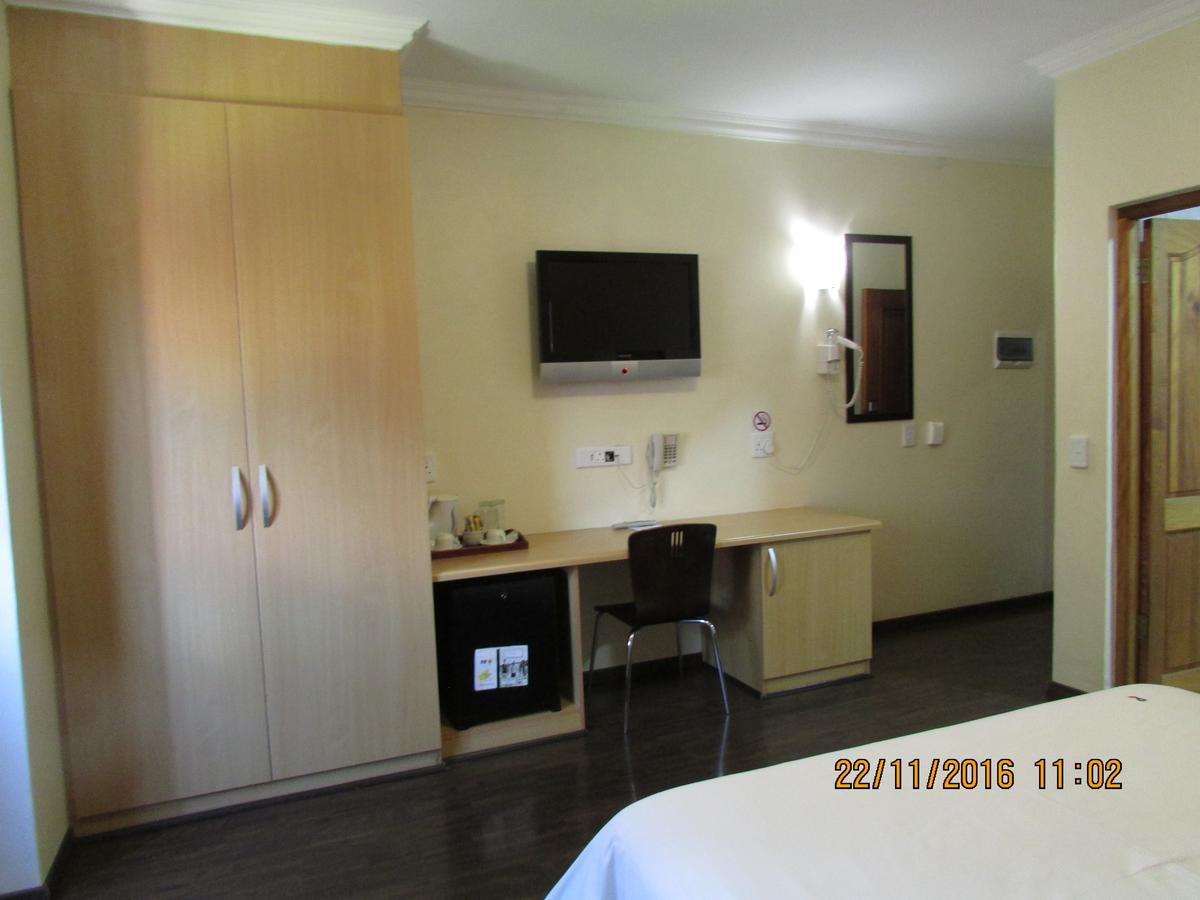 Europrime Boutique Hotel Боксбург Екстериор снимка